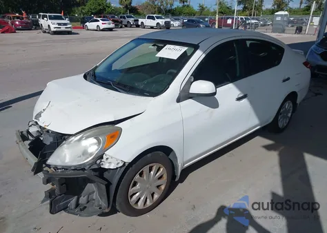 2014 Nissan Versa 1.6 S/1.6 S+/1.6 Sl/1.6 Sv z USA, uszkodzony, nr VIN 3N1CN7AP2EL870395